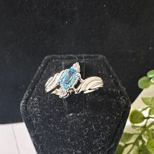 Stunning Silver Ring with Blue Gemstone